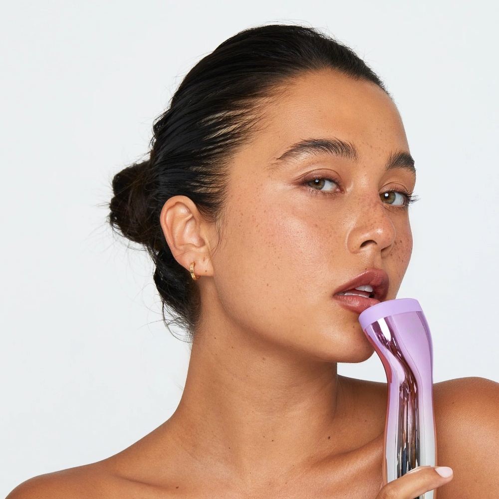 THE LIP GIZMO - BY BEAMBO